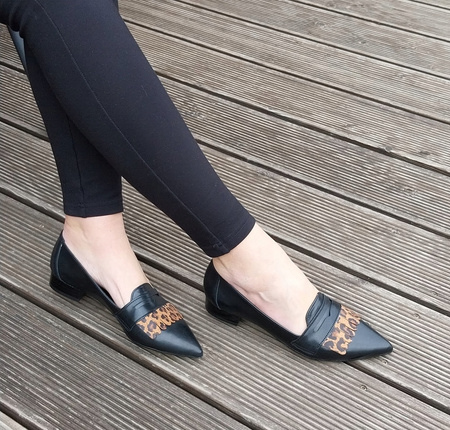 KLASYCZNE LEKKIE W SZPIC SKÓRA NATURALNA WODNIAK (ALIN) 35