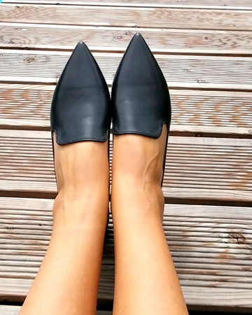 KLASYCZNE LEKKIE W SZPIC SKÓRA NATURALNA (ADORA)