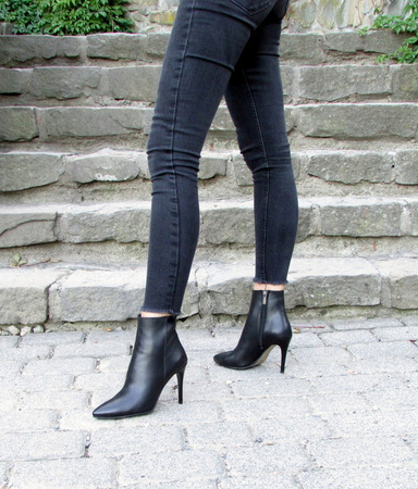 BOTKI NA SZPILCE9cm SKÓRA NATURALNA (468)