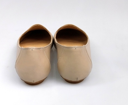 KLASYCZNE LEKKIE W SZPIC SKÓRA NATURALA (ADA) 