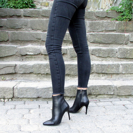 BOTKI NA SZPILCE9cm SKÓRA NATURALNA (468)