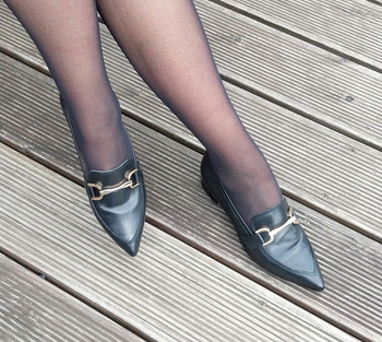 KLASYCZNE LEKKIE W SZPIC SKÓRA NATURALNA (AMI) 