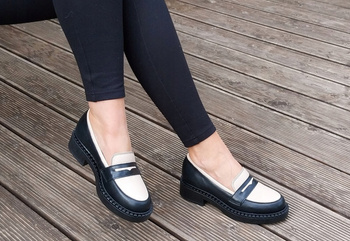 MOKASYNY ZE SKÓRY NATURALNEJ WODNIAK (225) 